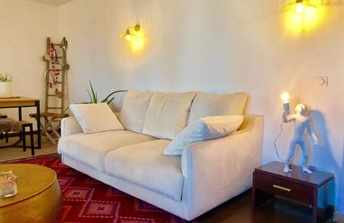 Estanove House | Beautiful, bright apartment with terrace