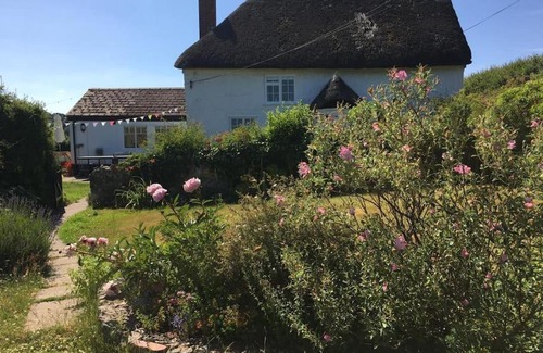 Colyton House | Beautiful cottage in stunning setting