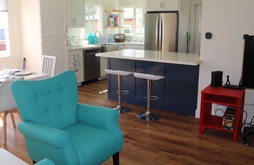 La Jolla Mesa House | Beautiful Cozy Family Retreat; Walk to Beach; Air Con; Ping Pong; XBox