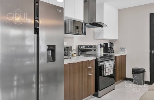 Santa Tecla Apartment | Beautiful, cozy, upscale APT next to Las Ramblas