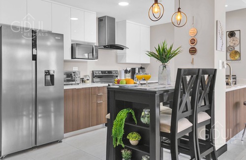 Santa Tecla Apartment | Beautiful, cozy, upscale APT next to Las Ramblas