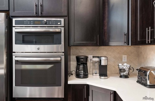 Eugene House | Beautiful Custom Home Centrally Located Near The University of Oregon
