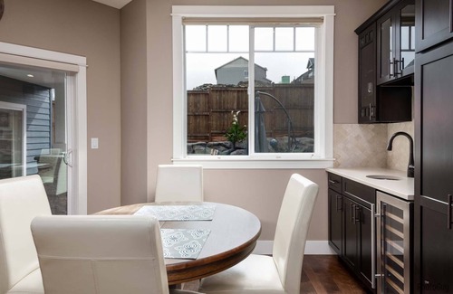 Eugene House | Beautiful Custom Home Centrally Located Near The University of Oregon