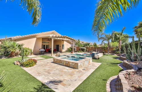 Desert Hot Springs House | Beautiful Desert Retreat-Bright and Spacious with private pool and Jacuzzi.