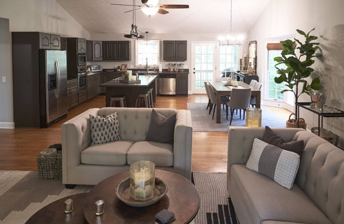 Franklin House | Beautiful Forest Cabin Get-Away in the Heart of Historic Franklin! 3 Bedrooms!