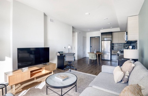 Civic Core Apartment | Beautiful Gaslamp 1BR w/Gym, Sauna & W/D, nr shops, by Blueground
