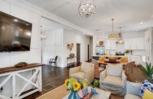 West End House | Beautiful Historic West End Home CLOSE to Downtown