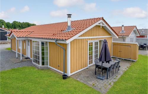 Grasten House | Beautiful Home In Gråsten With Kitchen