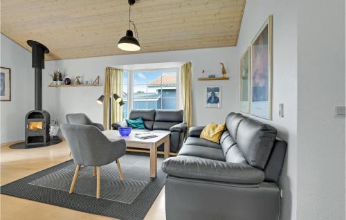 Grasten House | Beautiful Home In Gråsten With Kitchen