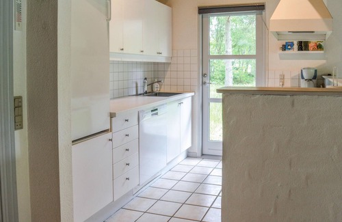 Helberskov Strand House | Beautiful home in Hadsund with WiFi