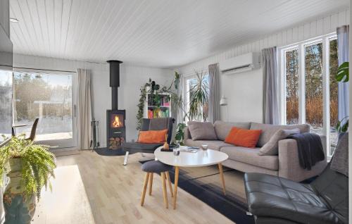 Helberskov Strand House | Beautiful Home In Hadsund With Sauna