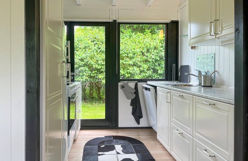 Hoensinge House | Beautiful home in Højby with WiFi