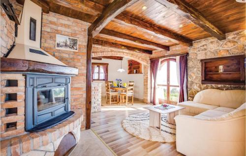 Lovran House | Beautiful Home In Lovran With Kitchen