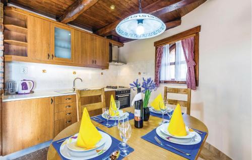 Lovran House | Beautiful Home In Lovran With Kitchen