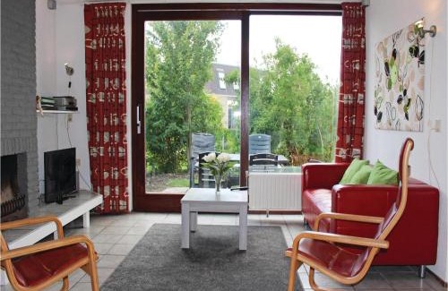 Nieuwvliet House | Beautiful Home In Nieuwvliet-Bad
