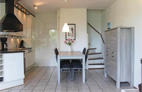Nieuwvliet House | Beautiful Home In Nieuwvliet-Bad