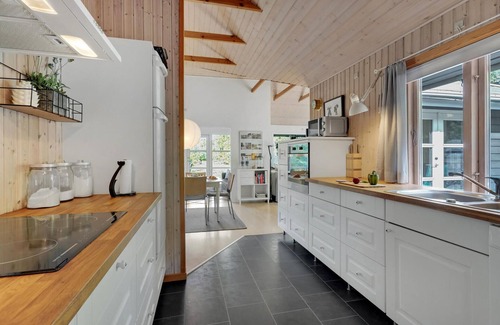 Hoensinge House | Beautiful home in Vig with WiFi