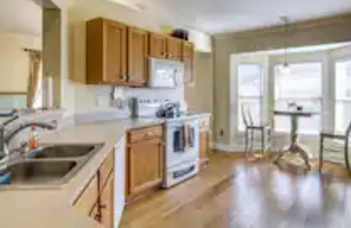 Golden Glades - The Woods House | Beautiful Home! Private pool! Close to the beach