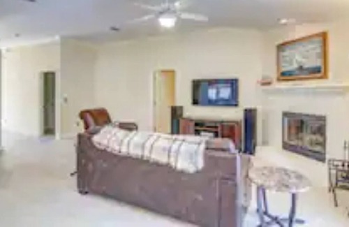 Golden Glades - The Woods House | Beautiful Home! Private pool! Close to the beach
