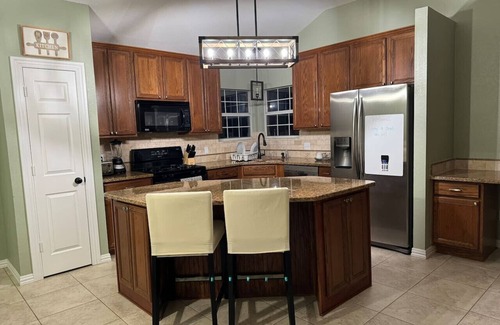 Flower Mound Apartment | Beautiful home with heated spa and heated pool