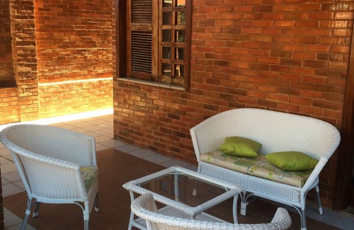 Porto das Dunas House | Beautiful House - 4 suites, with pool, field, barbecue, in the fenced