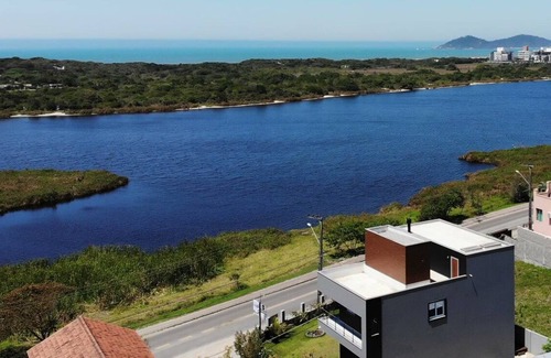 Lagoa Pequena House | Beautiful house in front of the small Lagoon and next to the Beach of Novo Campeche!