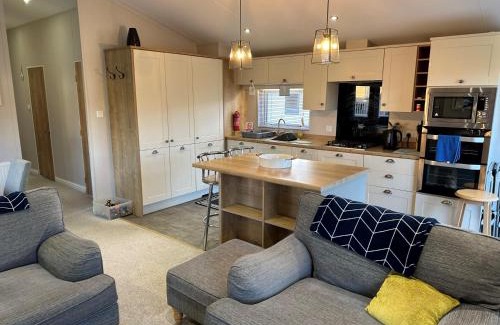 Hopton Cabin | Beautiful Lodge With Decking In Norfolk, At Breydon Water Park Ref 10045B
