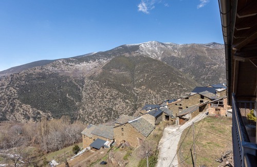Roni Apartment | Beautiful Loft in Roní - Near Port Ainé ski slopes