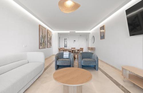 Benahavis Apartment | Beautiful Los Arqueros apartment with sea views RDR492
