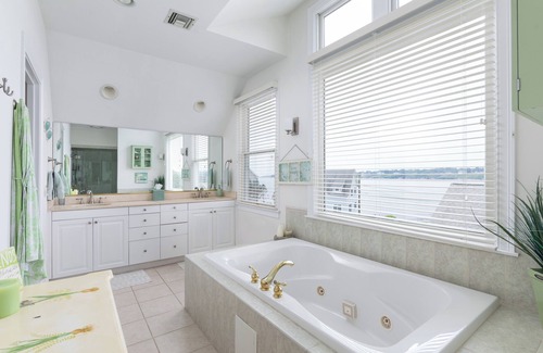Kenyon House | Beautiful Ocean views from 2 decks , 1 minute walk to private beach