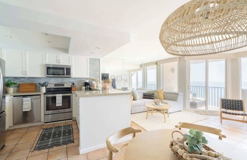 Solana Beach Condo | Beautiful Oceanfront Condo with Endless Views