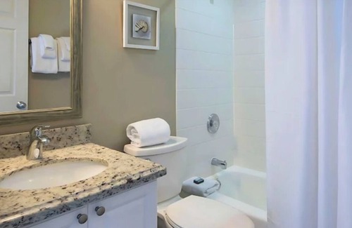 Marathon Hotel | Beautiful Pool Access and In-Room Kitchen Make this the Perfect Island Getaway!