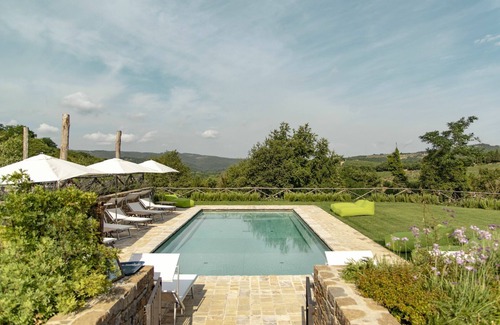 Radda in Chianti Villa | Beautiful private villa for 12 guests with WIFI, A/C, private pool, close to Greve In Chianti