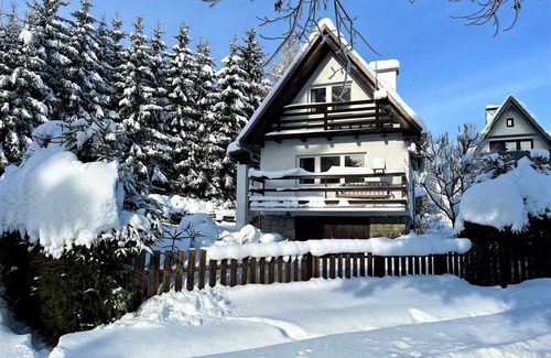Karlovy Dvory House | Beautiful private villa for 5 people with WIFI, TV, balcony, pets allowed and panoramic view