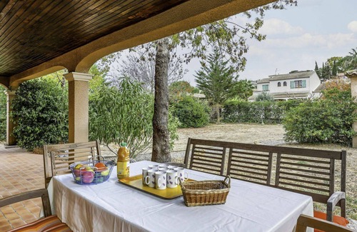 Salles-d'Aude House | Beautiful private villa for 10 people with WIFI, TV, terrace and pets allowed
