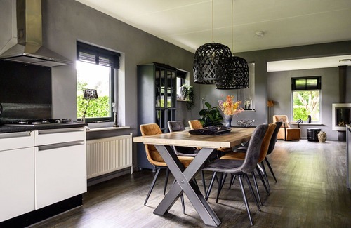 Vlagtwedde House | Beautiful private villa for 6 guests with WIFI, pool, TV, terrace and pets allowed