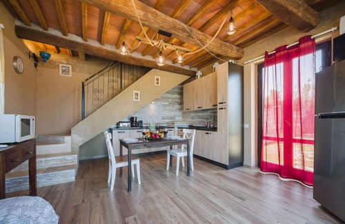Castelvecchio House | Beautiful private villa with A/C, WIFI, private pool, hot tub, TV, terrace and pets allowed
