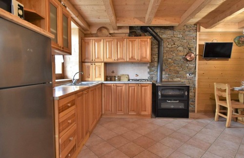 Mello House | Beautiful private villa for 6 people with WIFI, TV, patio and pets allowed