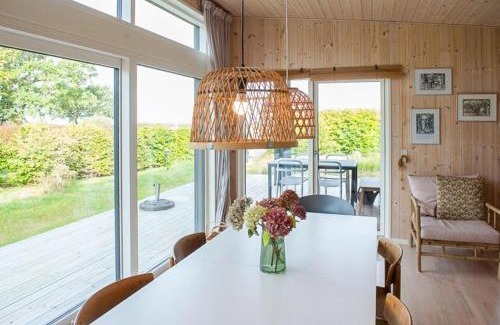 Grenaa House | Beautiful Setting By The Sea With Light And Sky