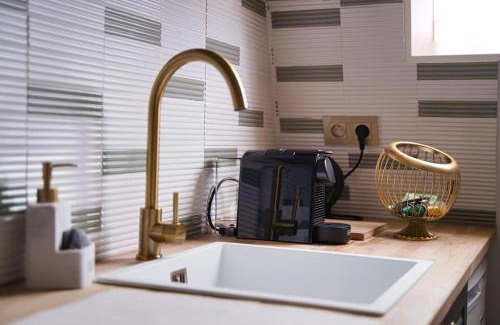 Neuilly-sur-Seine Apartment | Beautiful Studio Metro and Paris at Your Door