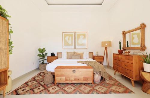 Berawa Villa | Beautiful Tropical-Boho 3BR Villa, Berawa Canggu, Bali