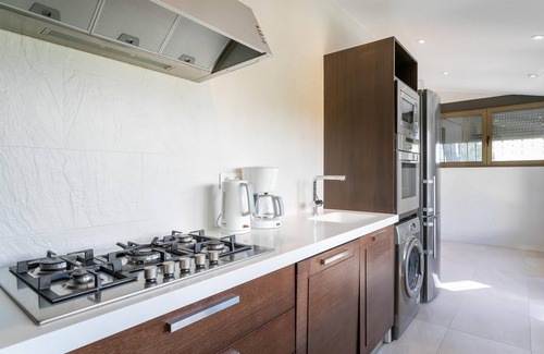 El Albir Villa | Beautiful Villa & Casita for large groups close to the Beach with Pool, Terrace, A/C & Wi-Fi