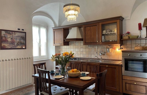 Torrazza House | Beautiful villa for 5 people with WIFI, terrace, pets allowed and panoramic view