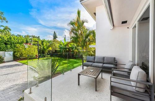 Seybold House | Beautiful Villa with heated pool Must seen!