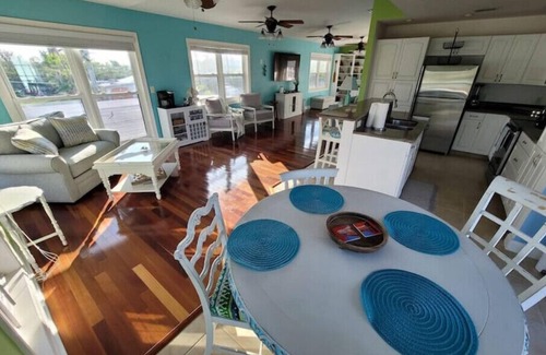 Matlacha House | Beautiful waterfront home with pool/spa, boat lift, kayaks and kayak launch!