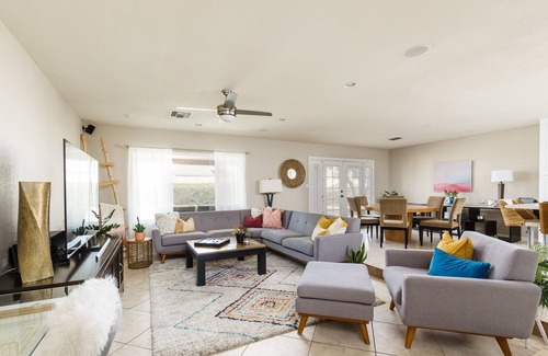 Covey House | Beck's Haven - Private Yard - Minutes to Old Town