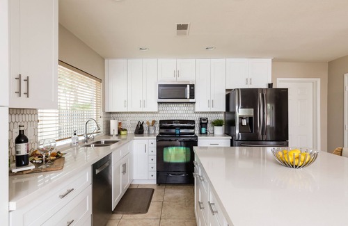 Covey House | Beck's Haven - Private Yard - Minutes to Old Town