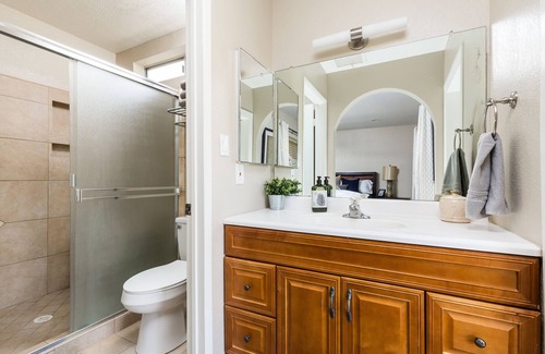 Covey House | Beck's Haven - Private Yard - Minutes to Old Town