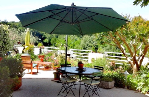 Pessac-sur-Dordogne House | Bed and breakfast at the water's'edge