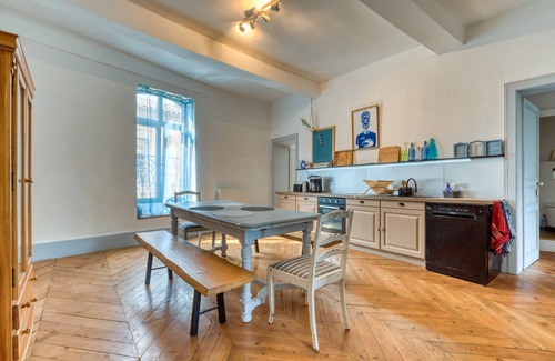 Saint-Andre-de-Sangonis Bed & Breakfast | Bed and Breakfast 'Chambre' with Shared Pool, Shared Garden and Wi-Fi